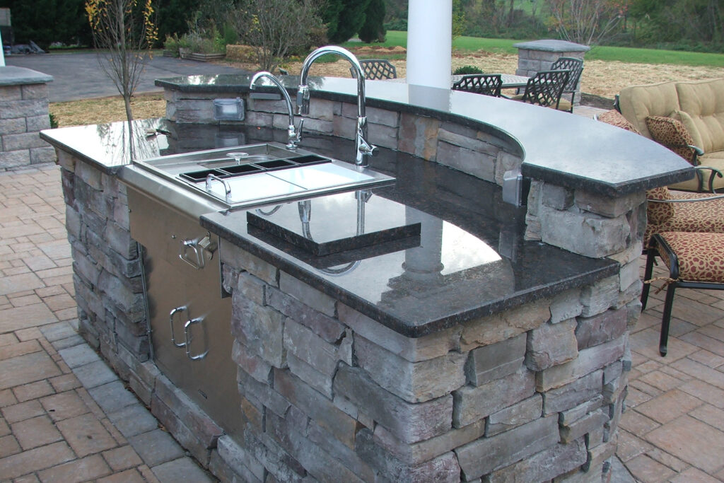 Outdoor Kitchen